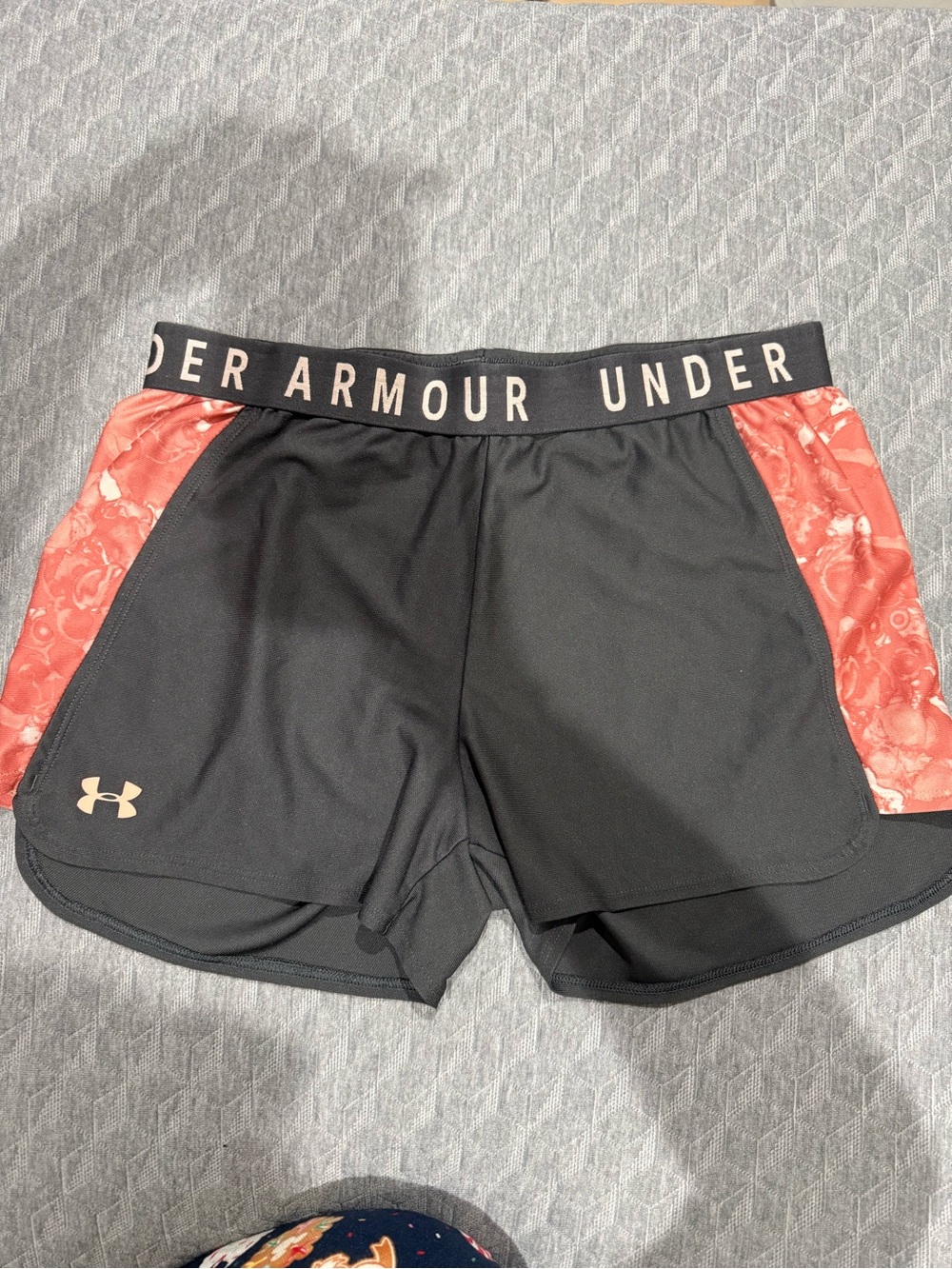 Under ArmourAthletic Shorts with Coral Side Panels